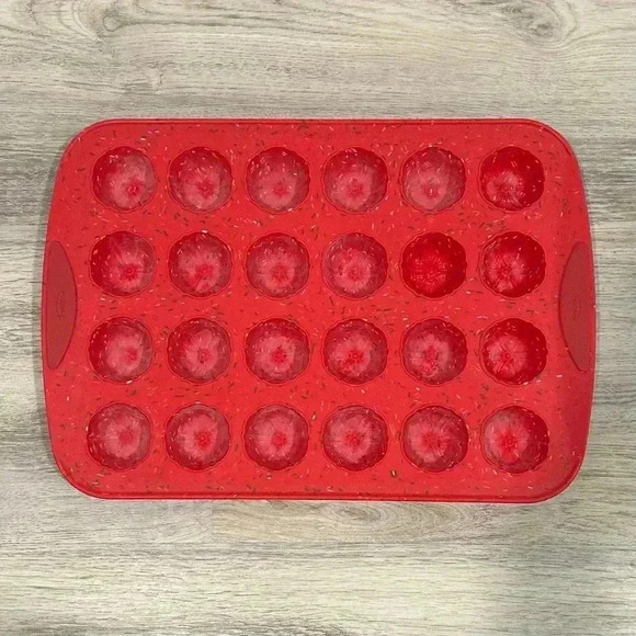 trudeau Other - Trudeau Silicone Fluted Mini Cupcake Pan 24 Mini Festive Shaped Cakes Holiday